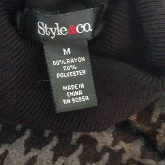 Beautiful woman's top - Picture 2 of 8